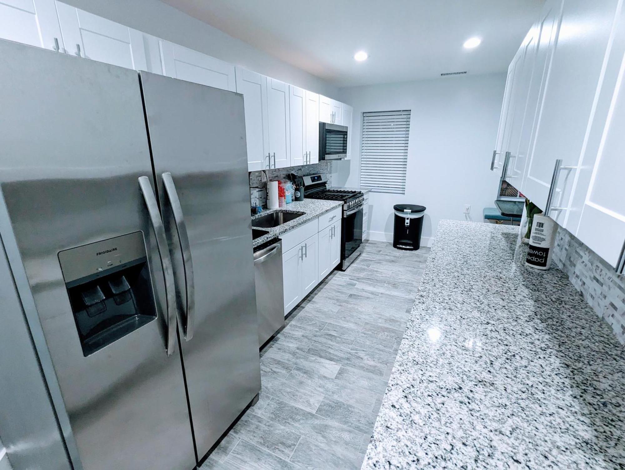 Luxurious 3 Bedroom Apt With A Beautiful Balcony Вашингтон Стая снимка