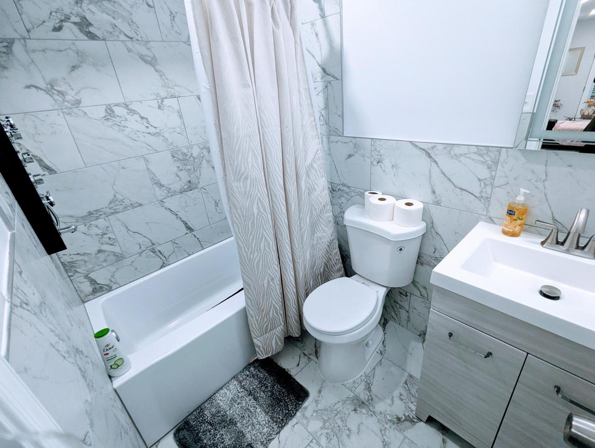 Luxurious 3 Bedroom Apt With A Beautiful Balcony Вашингтон Стая снимка